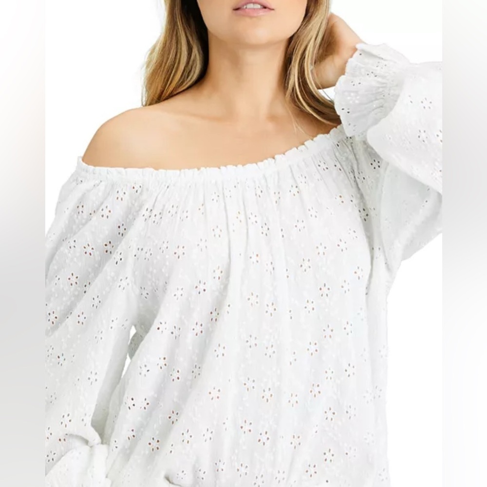 Sanctuary EUC❤️White Eyelet Blouse On/Off shoulders.